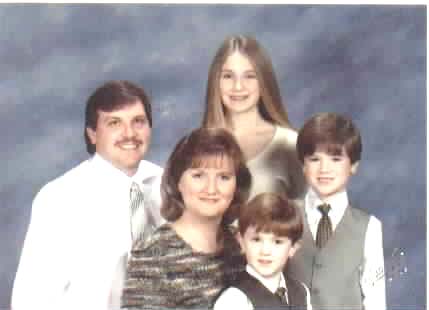 family.jpg - 25921 Bytes